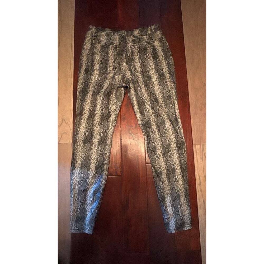HUE Metallic Snakeskin Print Pants Size Large - Picture 4 of 6